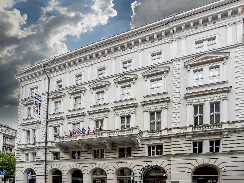 Michelangelo Grand Praag